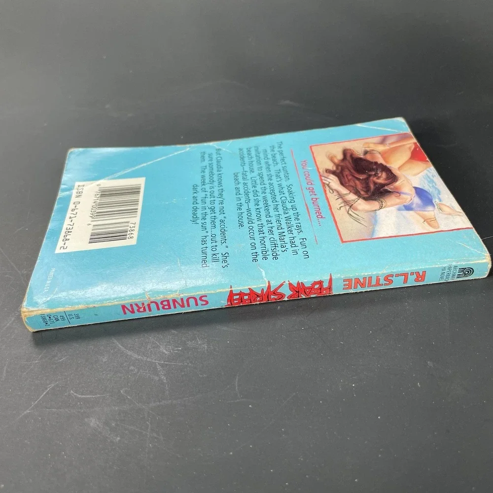 Sunburn (Fear Street, No. 19) - Paperback, by R. L. Stine 90s‎ Nostalgia Vtg